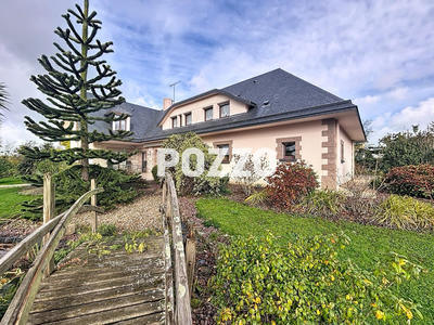 Maison - 275 m² - 11 pièces