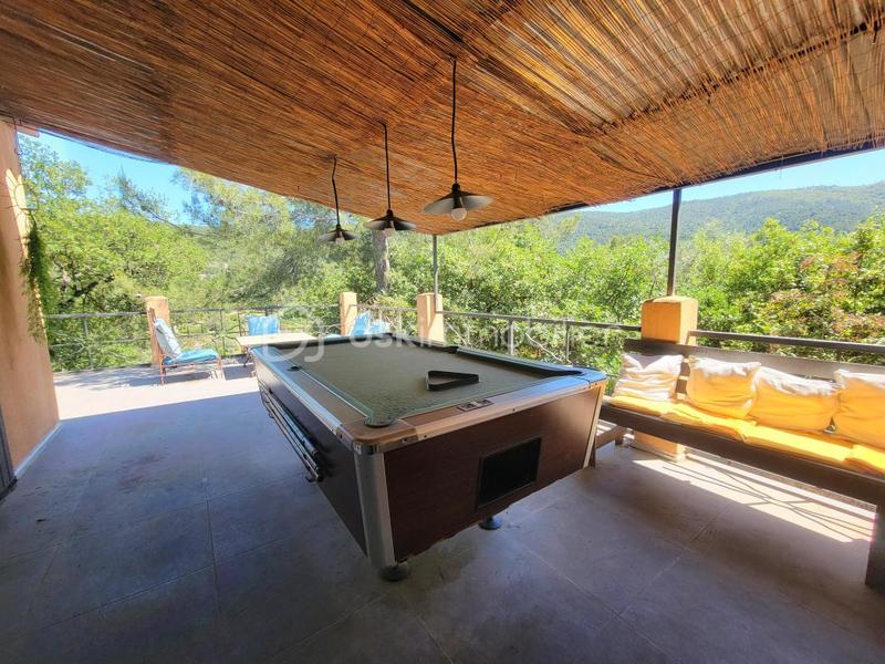 Villa - 188 m² - 9 pièces