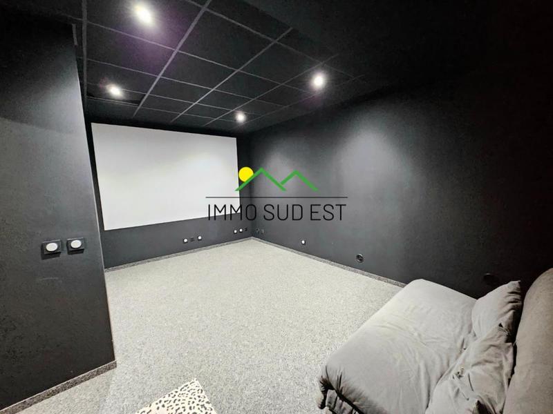 Loft - 98 m² - 4 pièces