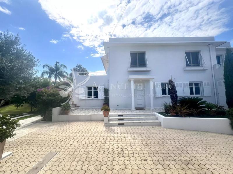 Maison - 174 m² - 6 pièces