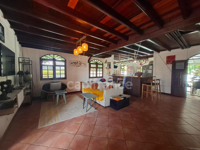 Maison - 141 m² - 7 pièces