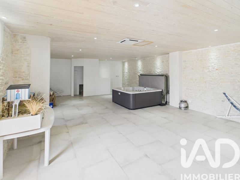 Maison - 347 m² - 5 pièces