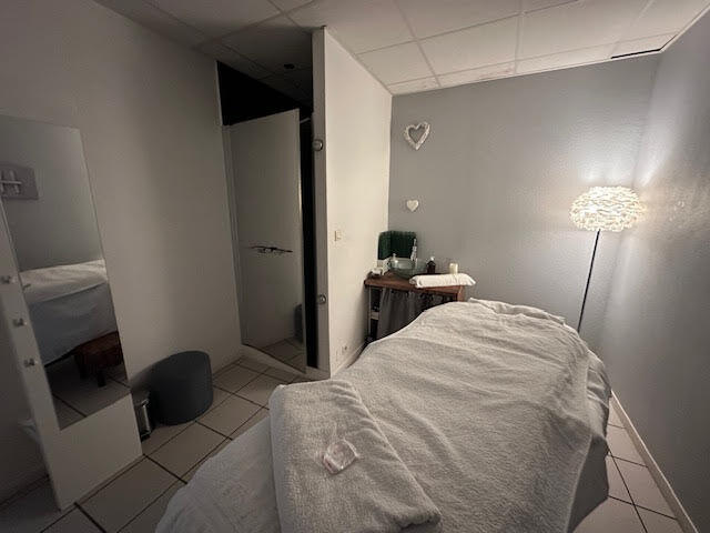 Local commercial - 107 m² - 9 pièces