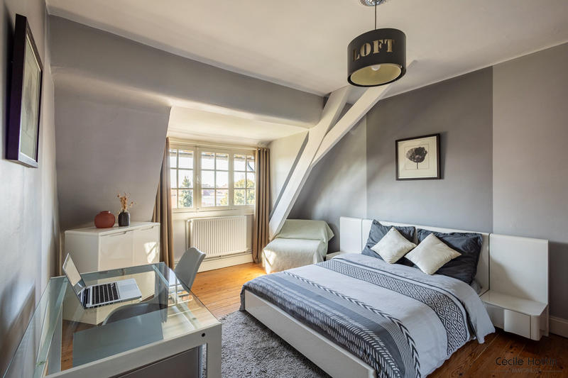 Maison ancienne - 260 m² - 8 pièces