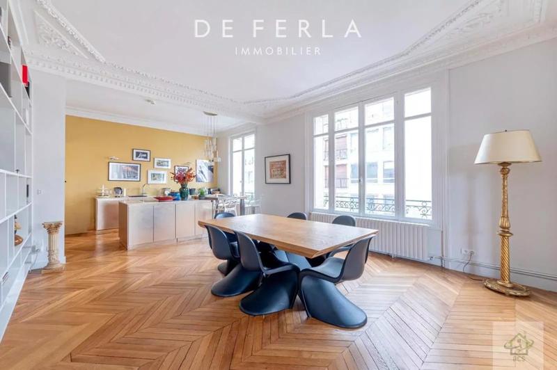 Appartement - 163 m² - 6 pièces