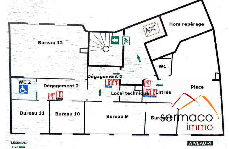 Local commercial - 248 m² - 12 pièces