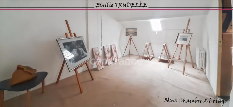 Maison - 222 m² - 8 pièces