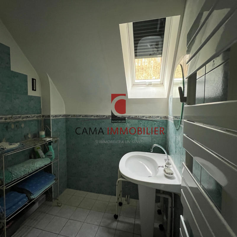 Maison - 268 m² - 9 pièces