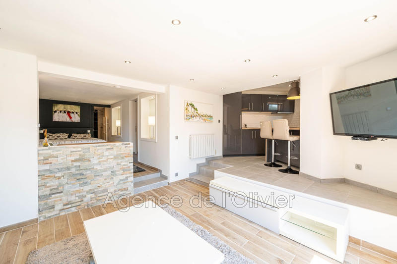 Maison - 227 m² - 7 pièces