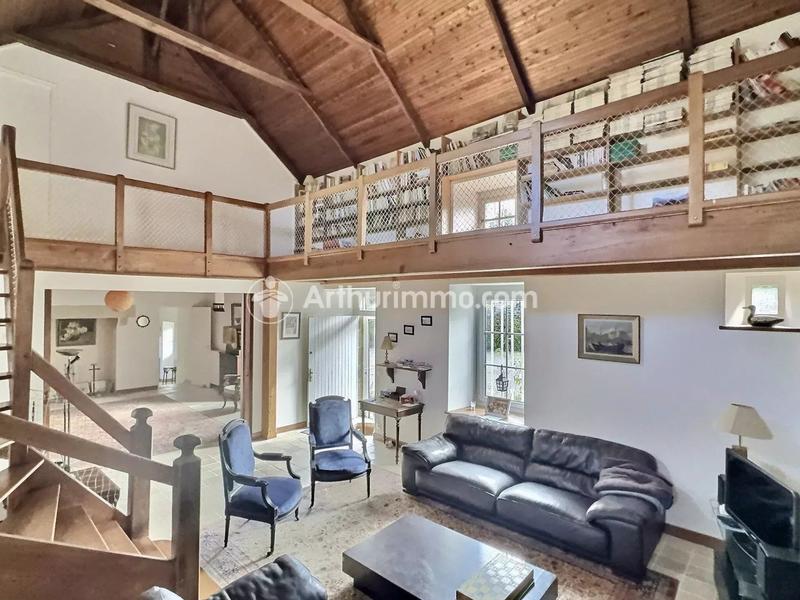 Maison - 341 m² - 13 pièces