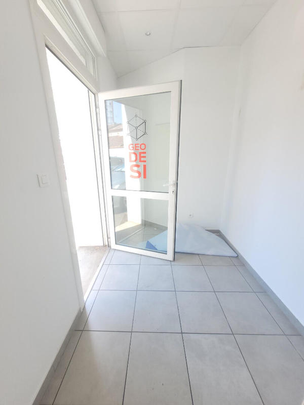 Local commercial - 59 m² - 2 pièces