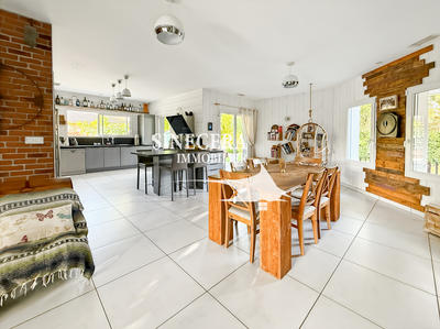 Maison - 153 m² - 6 pièces