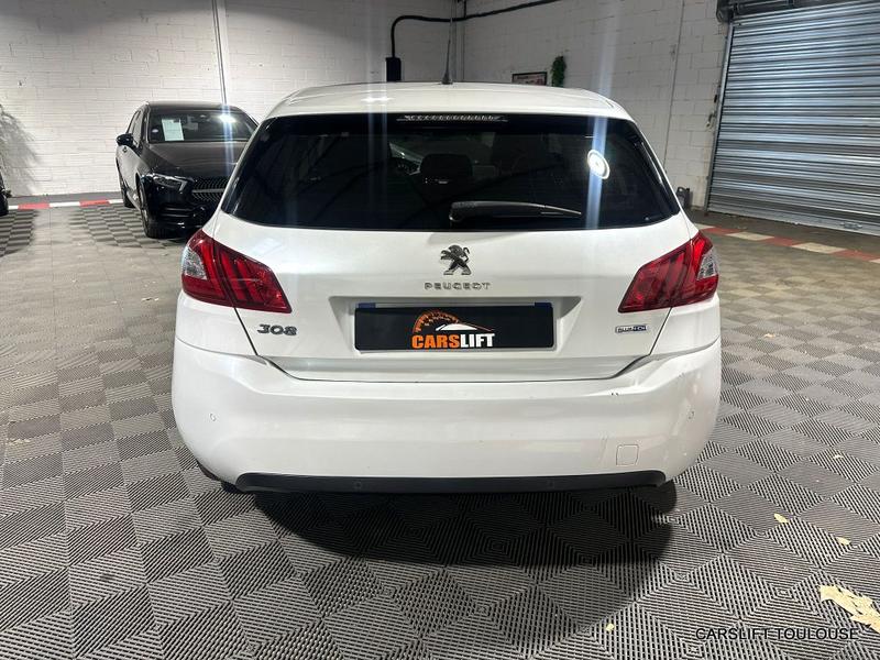Peugeot 308 1.6 BlueHdi 120cv Feline Eat6 - Boite automatique toit panoramique