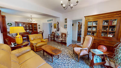 Demeure - 228 m² - 9 pièces