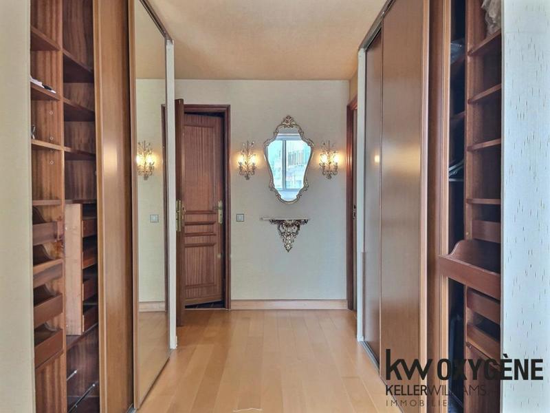 Appartement - 205 m² - 7 pièces