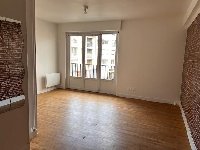 Studio - 25 m² - 1 pièce