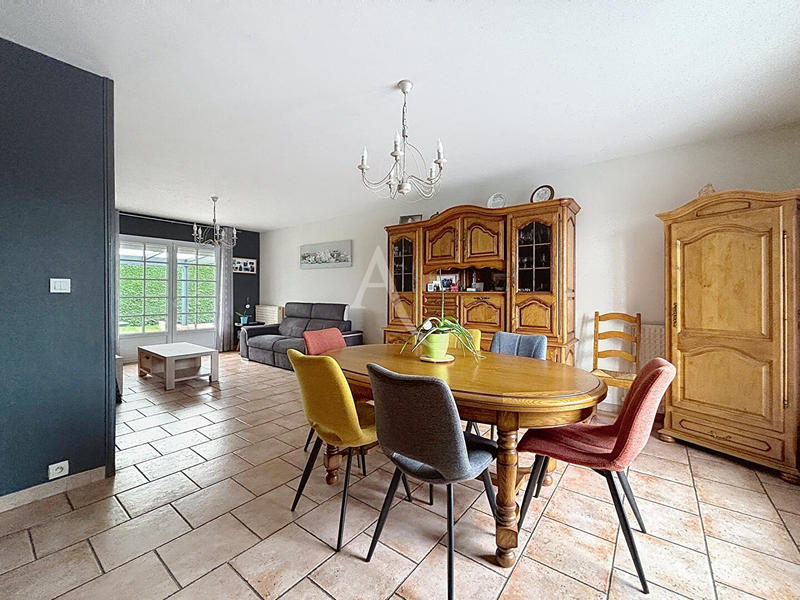 Maison - 98 m² - 5 pièces