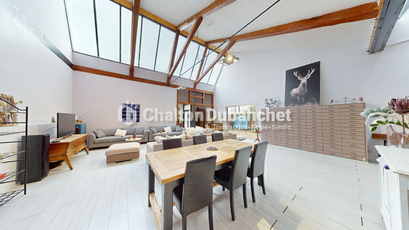 Loft - 250 m² - 5 pièces