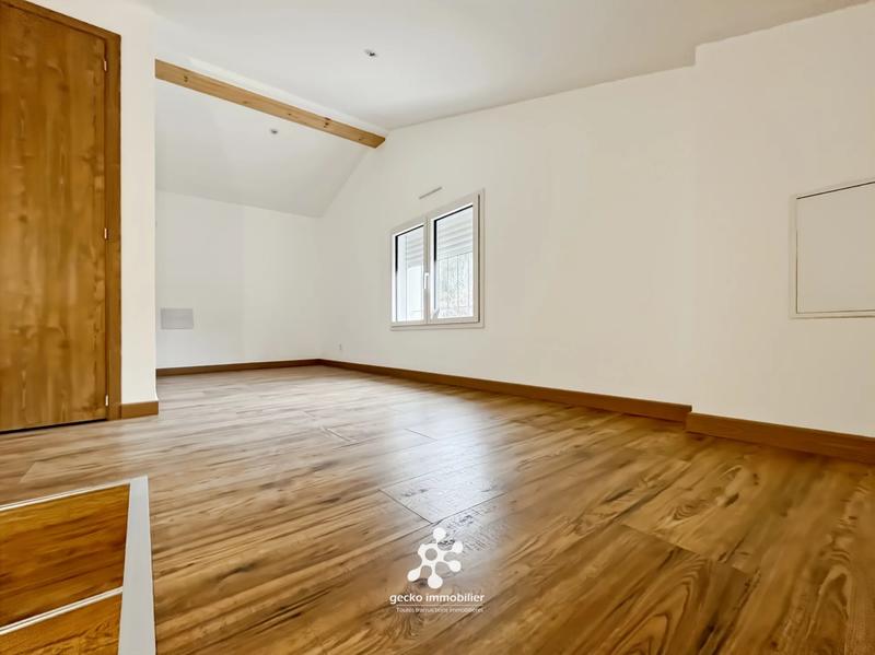 Maison - 122 m² - 4 pièces