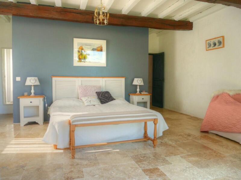 Maison - 300 m² - 11 pièces