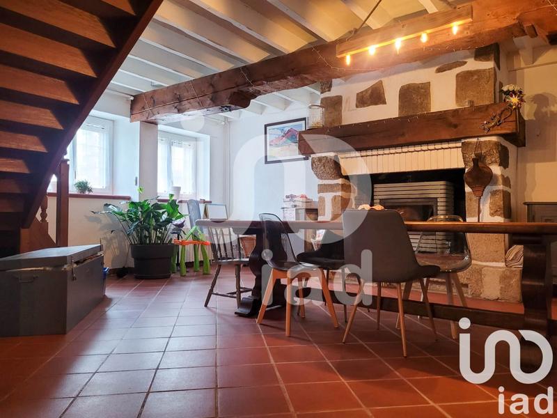 Maison - 212 m² - 8 pièces