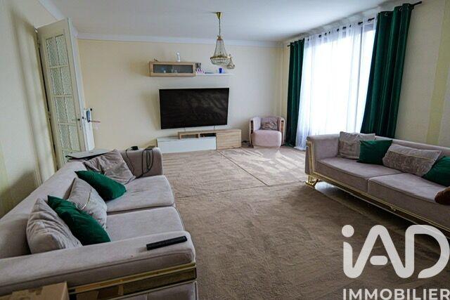 Maison - 240 m² - 8 pièces