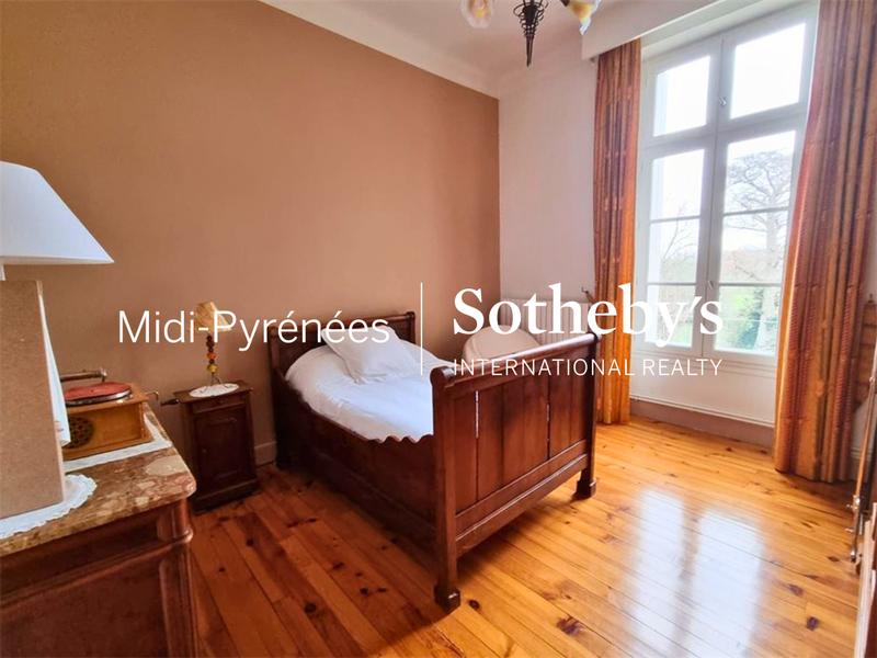 Maison de maîtres - 403 m² - 10 pièces