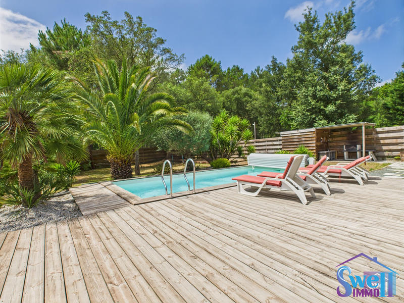 Maison - 225 m² - 8 pièces