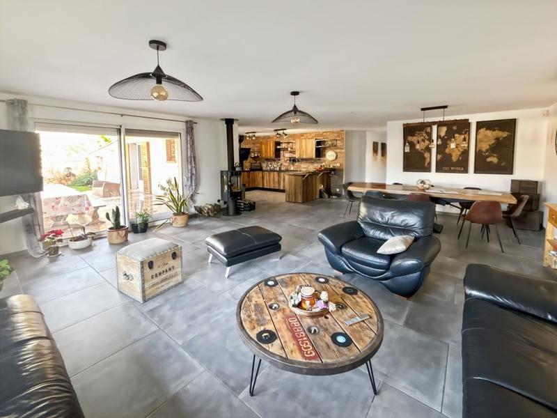 Maison - 138 m² - 5 pièces