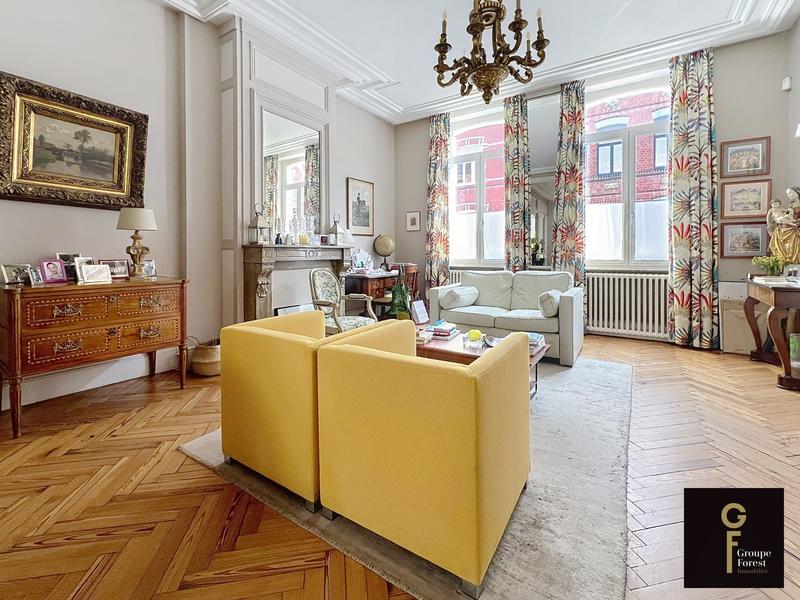 Maison - 255 m² - 9 pièces