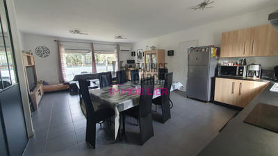 Maison - 80 m² - 4 pièces