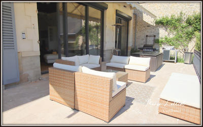 Maison - 370 m² - 11 pièces