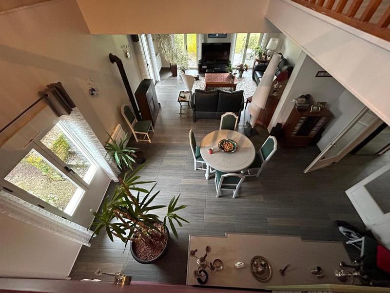 Maison - 216 m² - 8 pièces