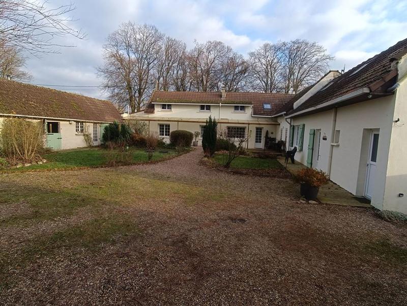 Maison traditionnelle - 250 m² - 9 pièces