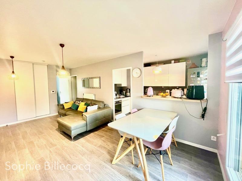 Appartement - 93 m² - 5 pièces