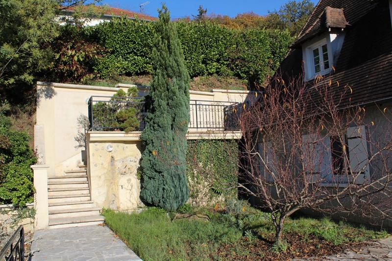 Maison - 245 m² - 7 pièces