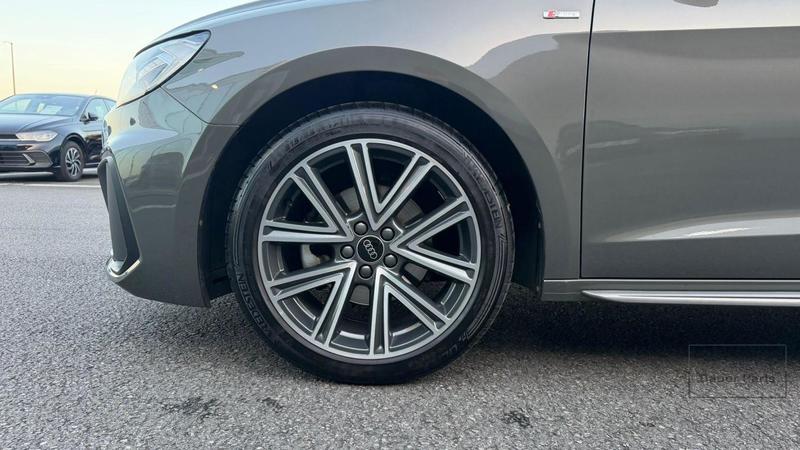 Audi A1 sportback 30 Tfsi 116 ch s tronic 7 s line
