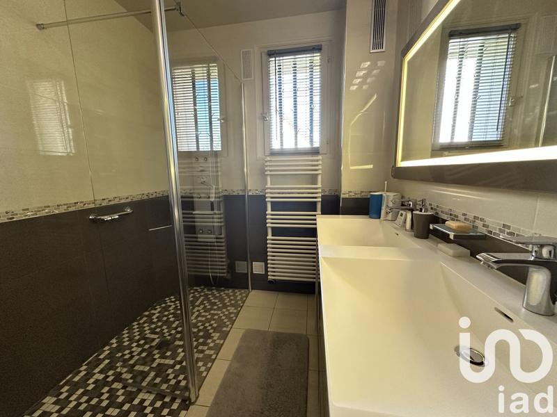 Maison - 159 m² - 8 pièces