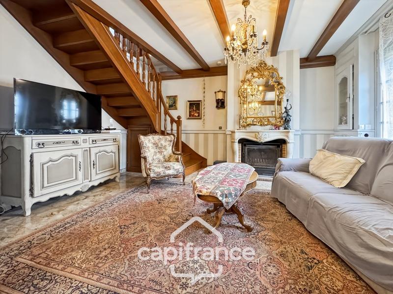 Maison - 139 m² - 6 pièces