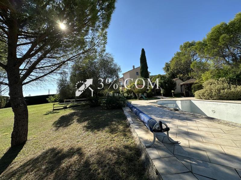 Maison - 183 m² - 8 pièces