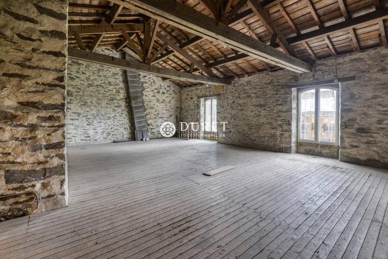 Maison - 258 m² - 14 pièces