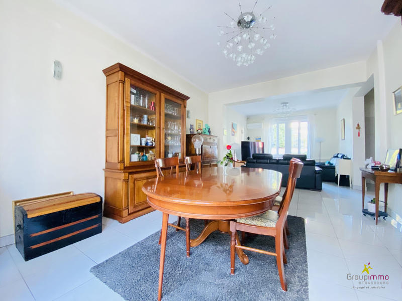 Maison - 195 m² - 8 pièces