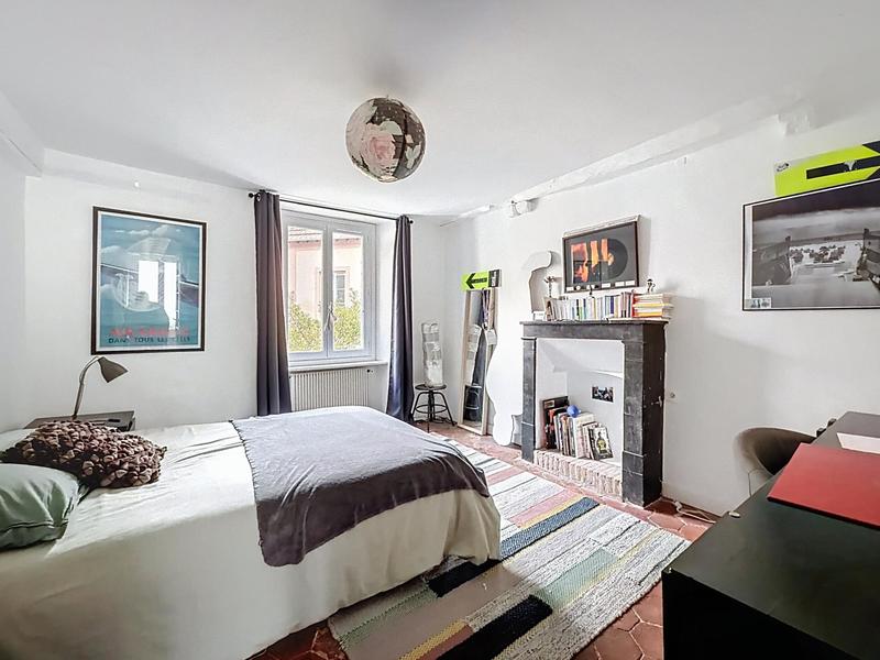 Maison - 165 m² - 9 pièces