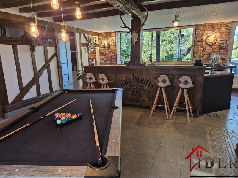 Maison - 455 m² - 13 pièces