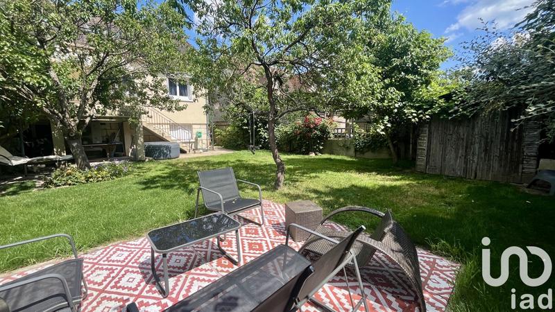 Maison - 199 m² - 8 pièces