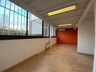 Local commercial - 222 m² - 7 pièces