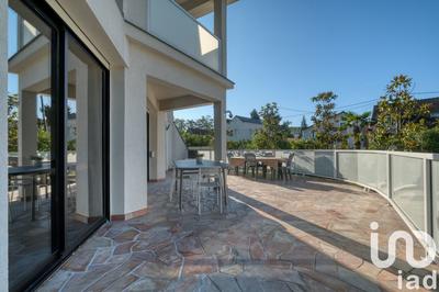 Maison de maîtres - 400 m² - 7 pièces