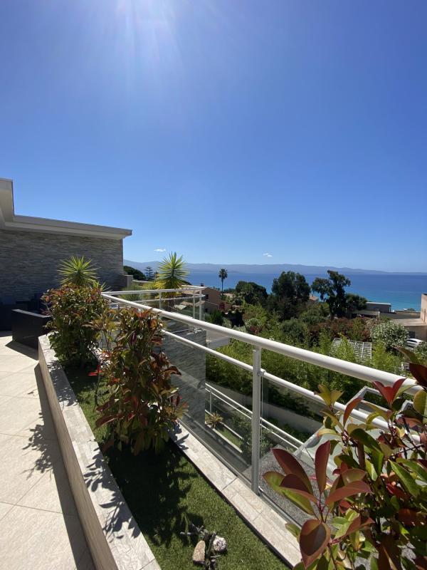 Appartement - 96 m² - 5 pièces