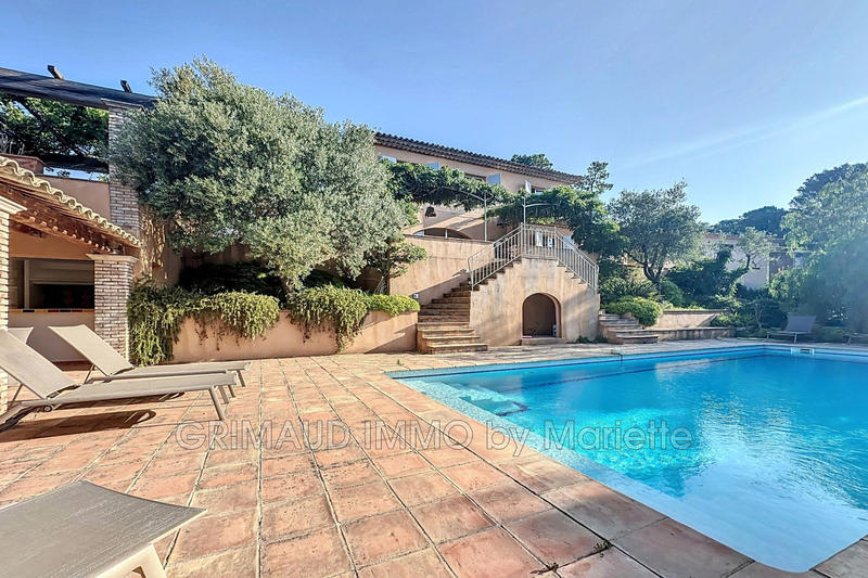 Maison - 200 m² - 5 pièces