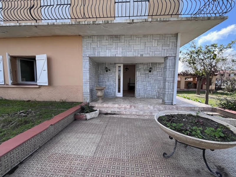 Maison - 300 m² - 4 pièces